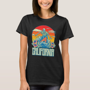 California Surfing Skeleton Skull Dead Waves Retro T-Shirt