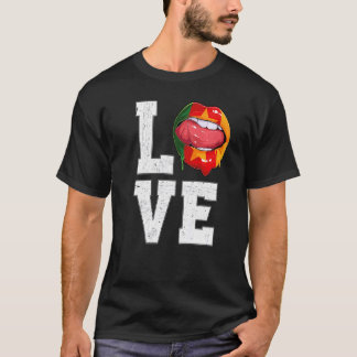 Cameroon Flag Soccer Fan Love Cameroonian   T-Shirt