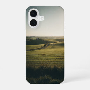 Campagne Vintage aux Collines Vertes iPhone 16 Case