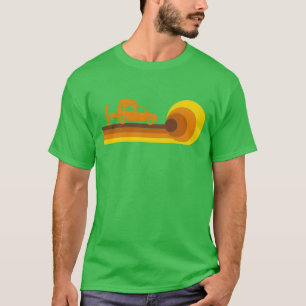 CampingCamper MicrocamperravelCaravan 70s 80s girl T-Shirt