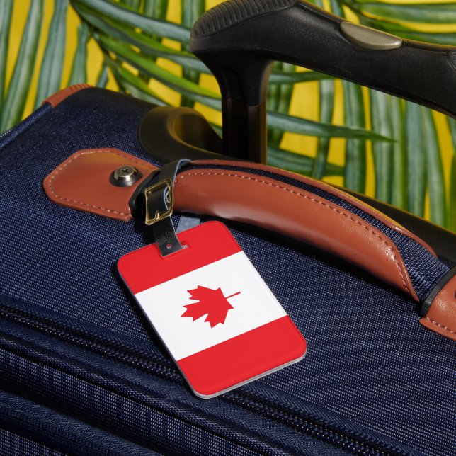 Canada flag luggage tag (Front Insitu 1)