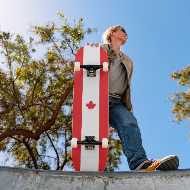 Canada flag skateboard (Outdoor 1)