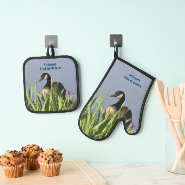 Canada Goose Animal Art Personalised Oven Mitt & Pot Holder Set (Insitu(Hanging))