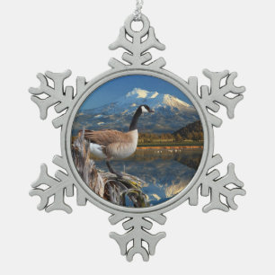 CANADA GOOSE ON THE LAKE SNOWFLAKE PEWTER CHRISTMAS ORNAMENT
