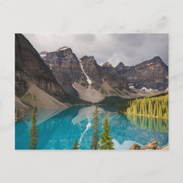 Canada - Lake Moraine postcard (Front)