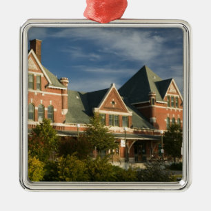 CANADA, Ontario, Thunder Bay: Prince Arthur's Metal Tree Decoration