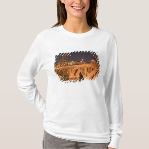 Canada, Saskatchewan, Saskatoon: Broadway T-Shirt