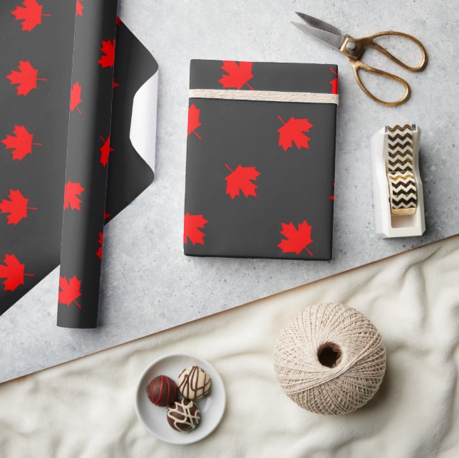 Canadian Cottage Maple Leaf Wrapping Paper (Crafts)
