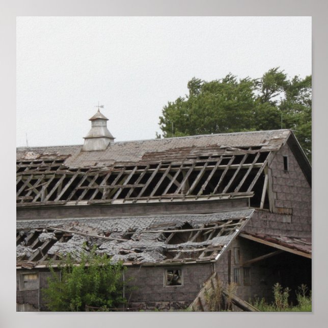 Canvas Old Barn Poster (Front)