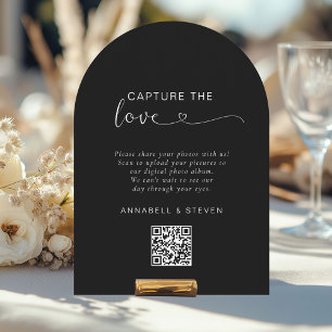 Capture the love! Custom QR-Code Wedding Invitation