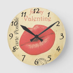 Carte Postale Valentine Kiss Round Clock