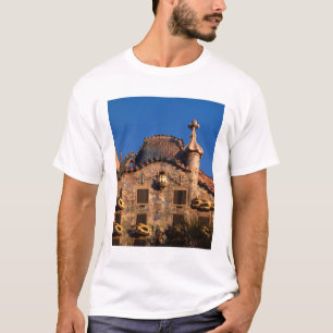 Casa Batilo, Gaudi Architecture, Barcelona, T-Shirt