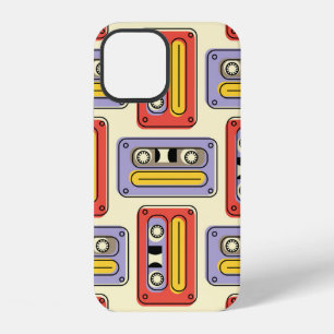 Cassette tapes retro seamless pattern. Vintage des iPhone 12 Case