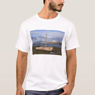 Castle Stalker with fishing boat in the T-Shirt