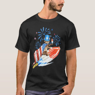 Cat 4th Of July Rocket With Fireworks Usa Patrioti T-Shirt