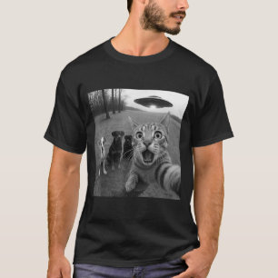 Cat and Dogs Selfie with Alien UFO Funny for Men T-Shirt