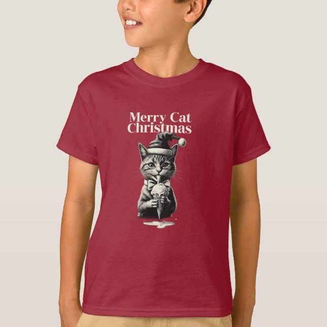 Cat in the grass. T-Shirt (Front)
