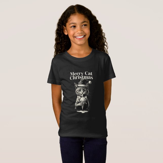 Cat on the grass. T-Shirt (Front Full)
