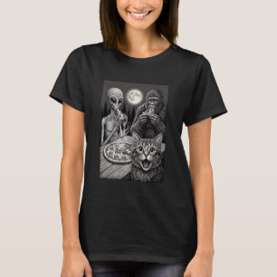 Cat Pizza Night Alien Bigfoot Moonlit Camping Funn T-Shirt