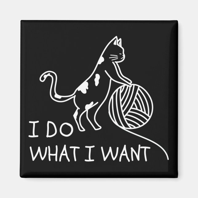 Cat Playing Yarn Magnet (Front)