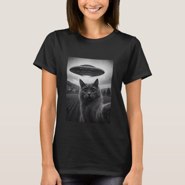 _ Cat Selfie Funny Alien Abduction Meme Artwork T-Shirt (Front)