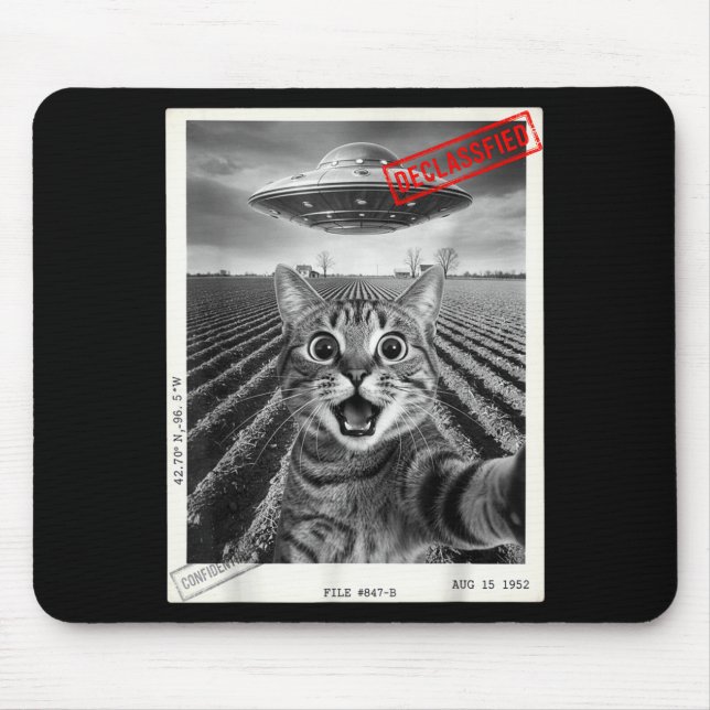 Cat Selfie Ufo Alien Funny Surprised Cat Meme Men  Mouse Mat (Front)