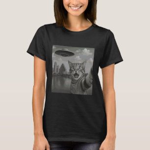 Cat Selfie With Alien UFO Austin Funny UFO Invasio T-Shirt