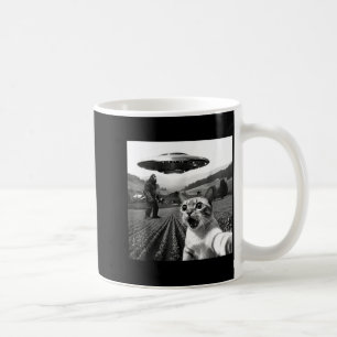 Cat Selfie With Alien Ufo Funny Cat Alien Bigfoot Coffee Mug