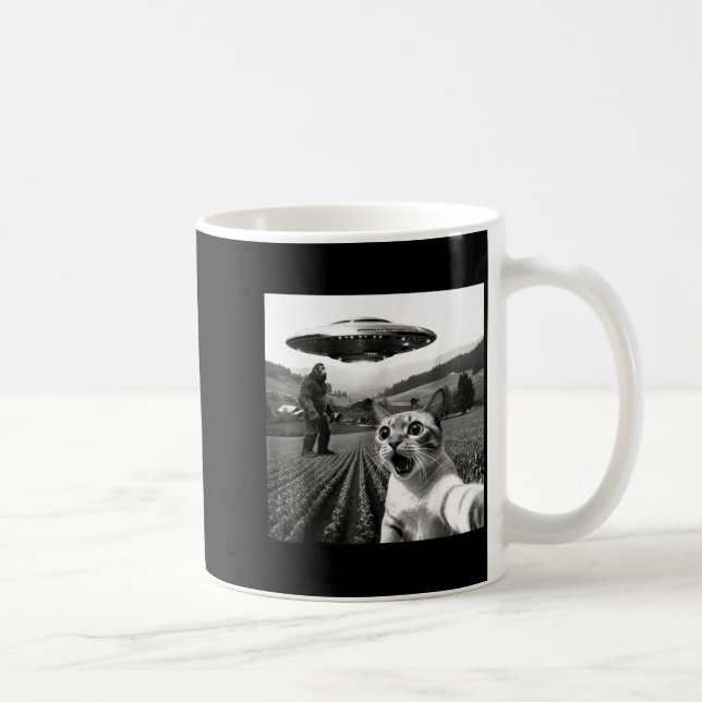 Cat Selfie With Alien Ufo Funny Cat Alien Bigfoot  Coffee Mug (Right)