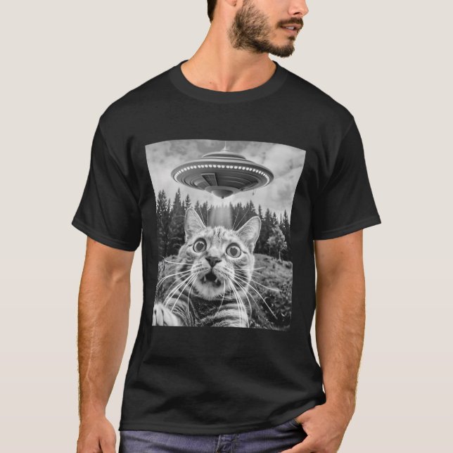 Cat Selfie With Alien Ufo Funny Cat For Men Women  T-Shirt (Front)