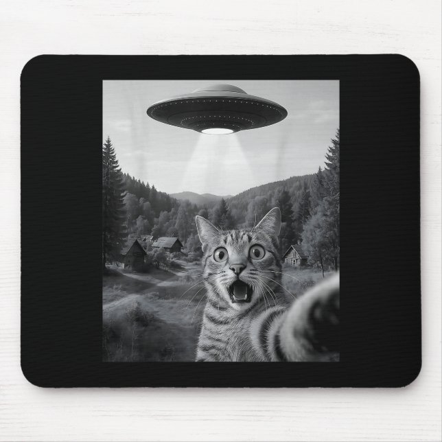 Cat Selfie With Alien Ufo Funny Cat Funny Ed Cat  Mouse Mat (Front)