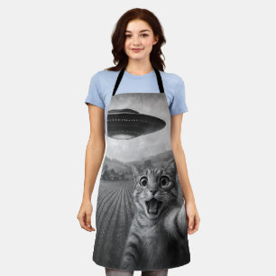 Cat Selfie With Alien UFO Funny Cat Gifts Apron