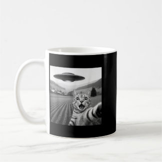 Cat Selfie With Alien Ufo Funny Cat Gifts For Men Coffee Mug
