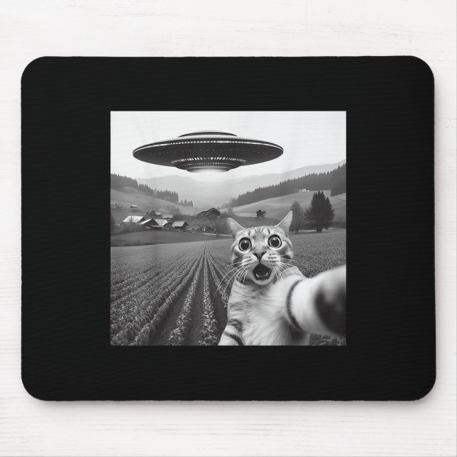Cat Selfie With Alien Ufo Funny Cat Gifts For Men  Mouse Mat (Front)