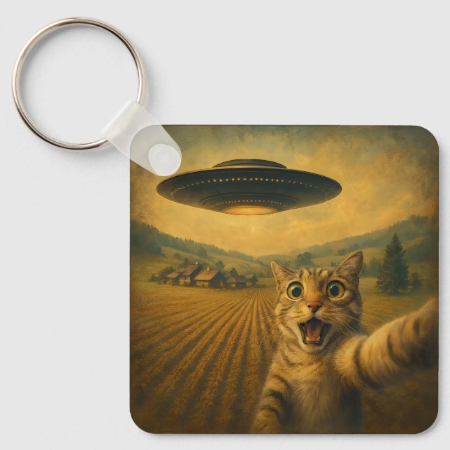 Cat Selfie With Alien UFO Funny Cat Gifts Key Ring (Front)