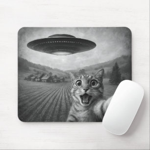 Cat Selfie With Alien UFO Funny Cat Gifts Mouse Mat