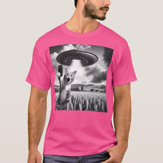Cat Selfie With Alien Ufo Funny Cat T-Shirt