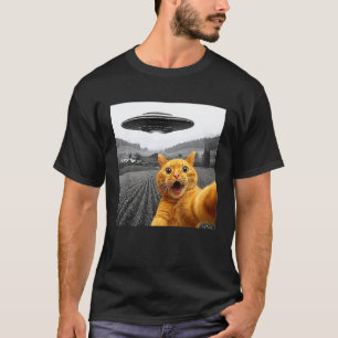 Cat Selfie with Alien UFO Funny Cats for Men Women T-Shirt