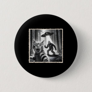 Cat Selfie With Bigfoot & Ufo _ Funny Sasquatc 6 Cm Round Badge
