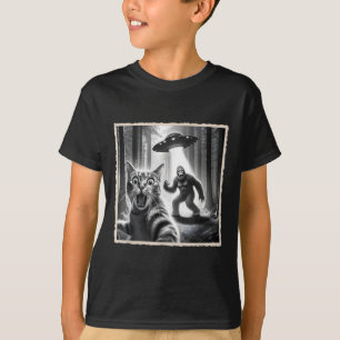 Cat Selfie With Bigfoot & Ufo _ Funny Sasquatc T-Shirt