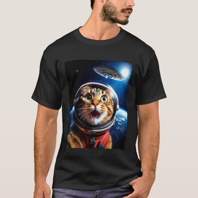 Cat Selfie with UFO Funny Outer Space Galaxy Graph T-Shirt (Front)