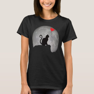 Cat Silhouette in Full Moon with a Heart. Beautifu T-Shirt