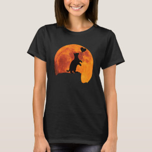 Cat Silhouette in Full Moon with a Heart. Beautifu T-Shirt