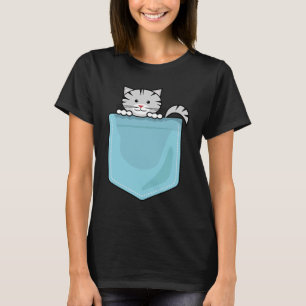 cat sitting inside a pocket Tabbies Stripes Patte T-Shirt