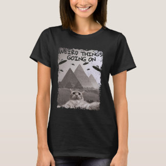 Cat UFO Meme - Funny Cat Selfie with UFOs T-Shirt