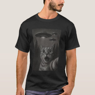 Cat UFO Selfie Funny Alien Meme T-Shirt