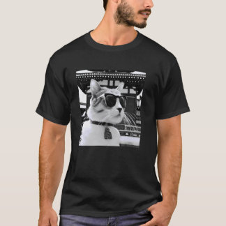 Cat Wearing Sunglasses At The Senso-Ji Buddhist Te T-Shirt