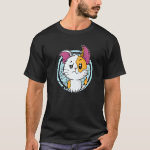 Cat with big Ears looks sceptical T-Shirt