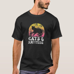 Cats Knitting Vintage Retro Hobby T-Shirt