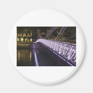 cavenagh bridge, singapore magnet
